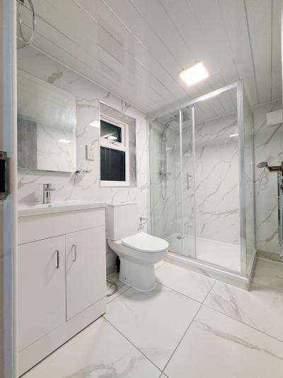 A lovely loft room with its own en-suite bathroom is now available in our HMO house - Image 4