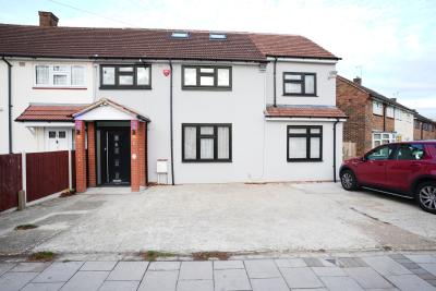 3 Bedroom First Floor Flat  in North Hill Drive, Harold Hill, Romford RM3 9AQ - Image 1