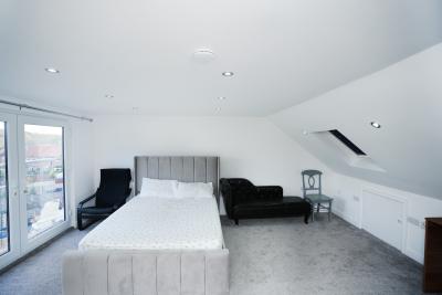 3 Bedroom First Floor Flat  in North Hill Drive, Harold Hill, Romford RM3 9AQ - Image 8