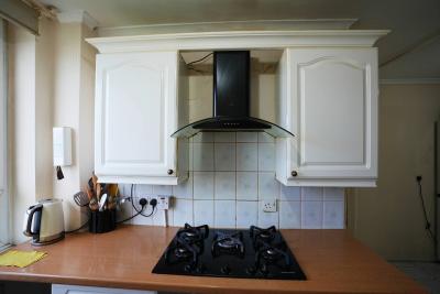 3 Bedroom Flat at Teviot Street, London, E14 6QT - Image 5