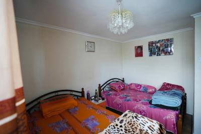 3 Bedroom Flat at Teviot Street, London, E14 6QT - Image 11