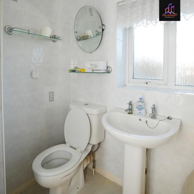 3 Bedroom End of Terrace house in North Hill Drive, Harold Hill, Romford RM3 - Image 5