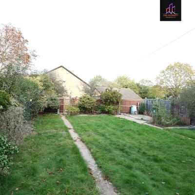 3 Bedroom End of Terrace house in North Hill Drive, Harold Hill, Romford RM3 - Image 10