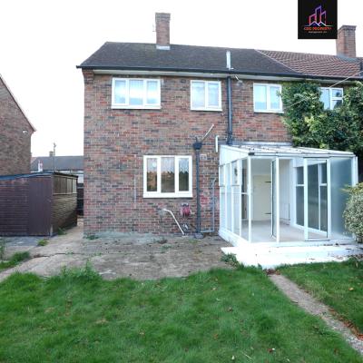 3 Bedroom End of Terrace house in North Hill Drive, Harold Hill, Romford RM3 - Image 11