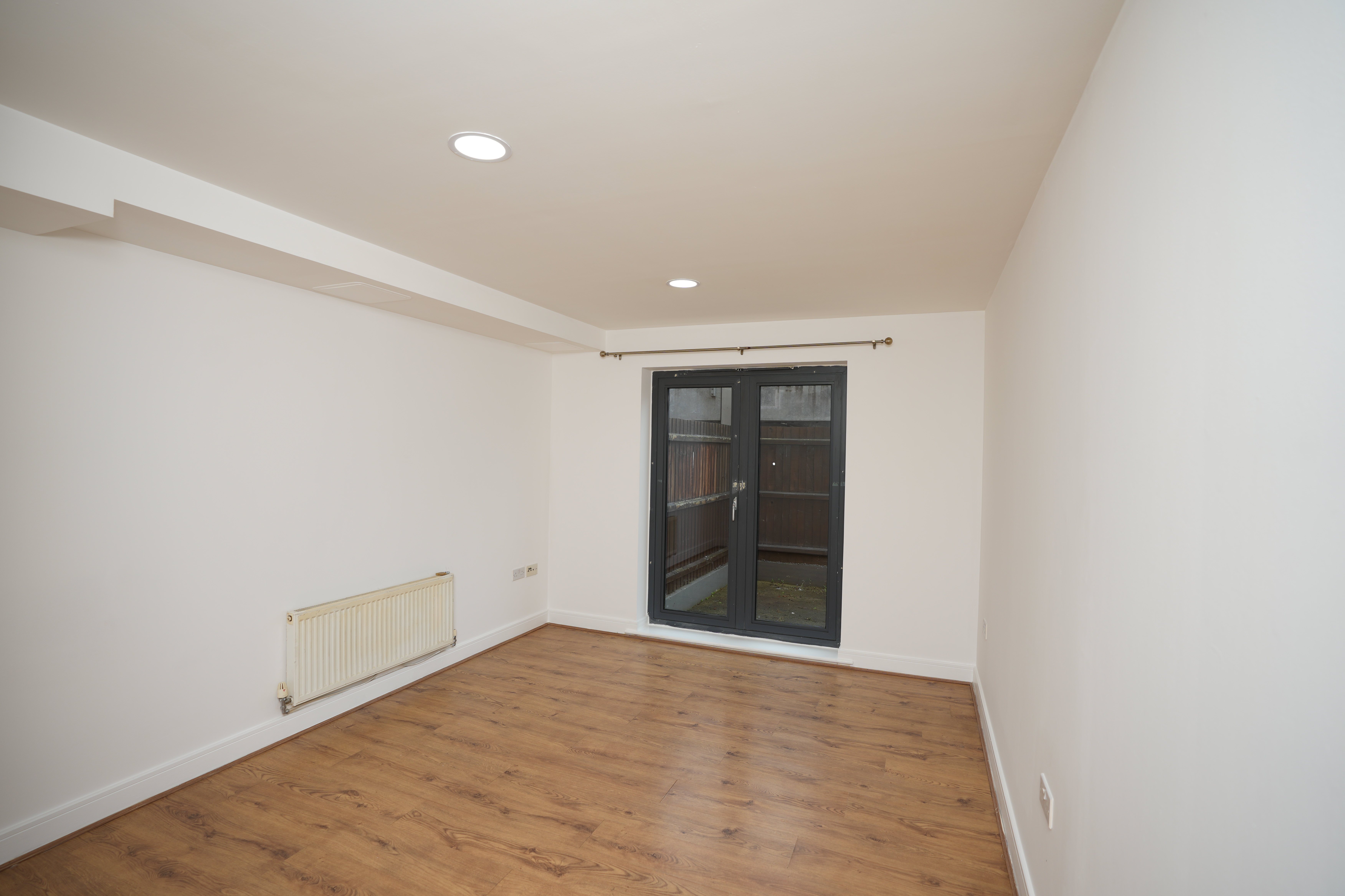 One Bedroom Flat to rent - Image 5
