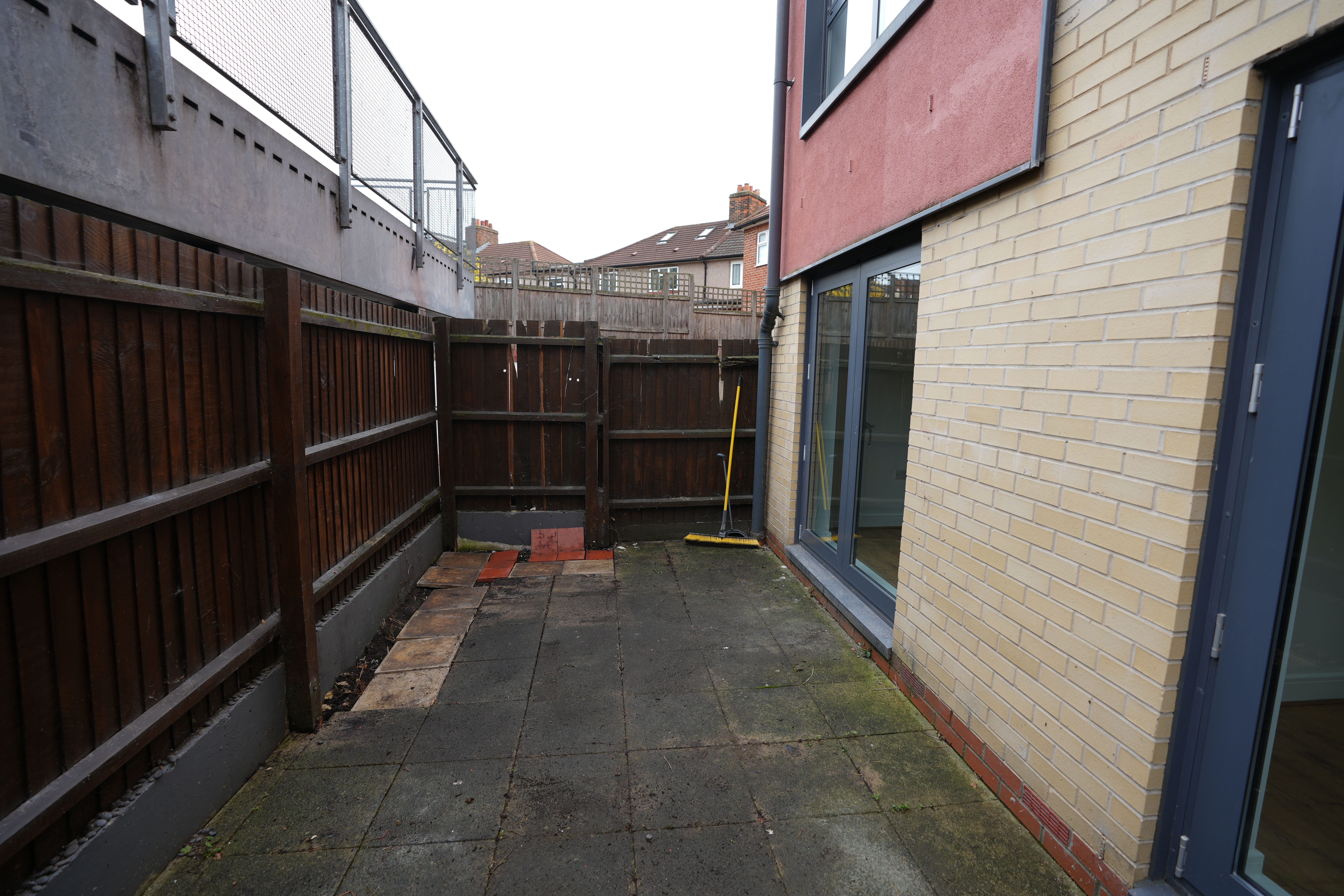 One Bedroom Flat to rent - Image 10