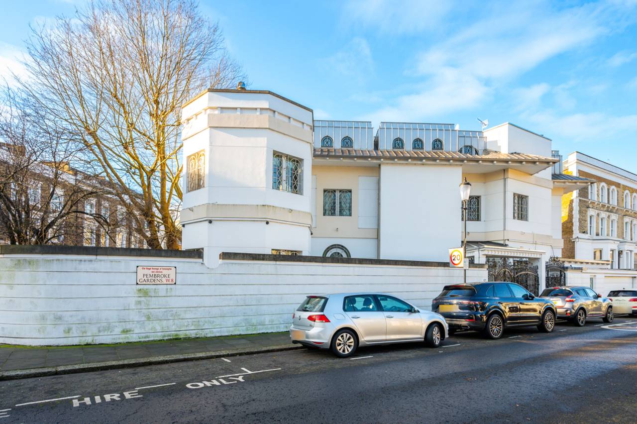 PEMBROKE GARDENS, LONDON, W8, Kensington, W8 - Image 1