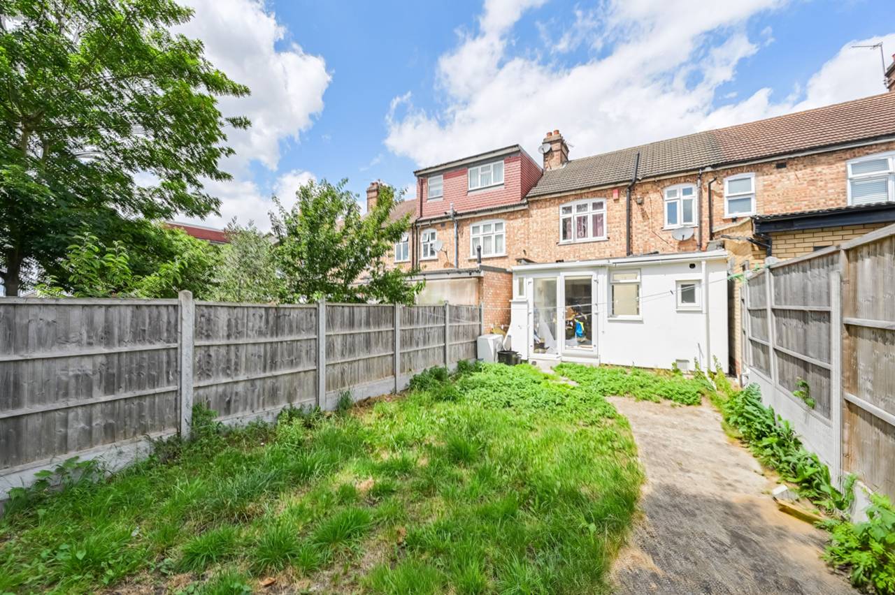 Chesterfield Road, Leyton, E10 - Image 4