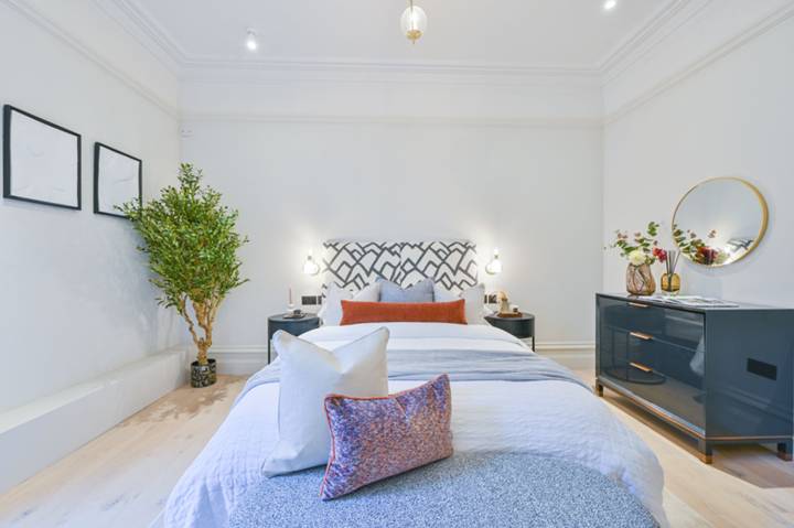 Southampton Row, Bloomsbury, WC1B - Image 2
